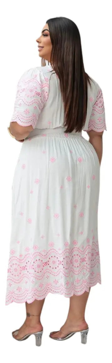 Vestido Midi Plus Size em Laise com Cinto Forrado e Barrado