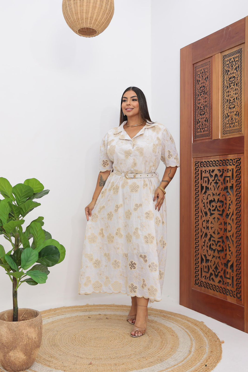 Vestido Plus Size Guipir com Cinto Forrado em Laise Bordado