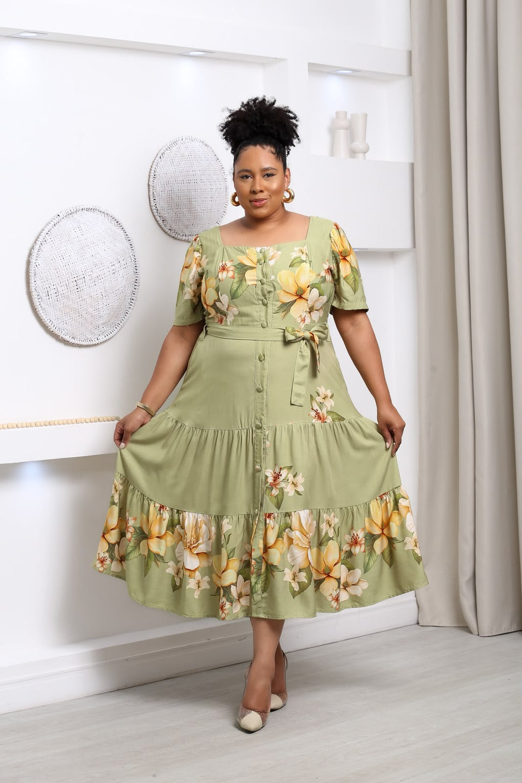 Chamise Plus Size Floral com Cinto e Bolso – Tecido Viscolinho