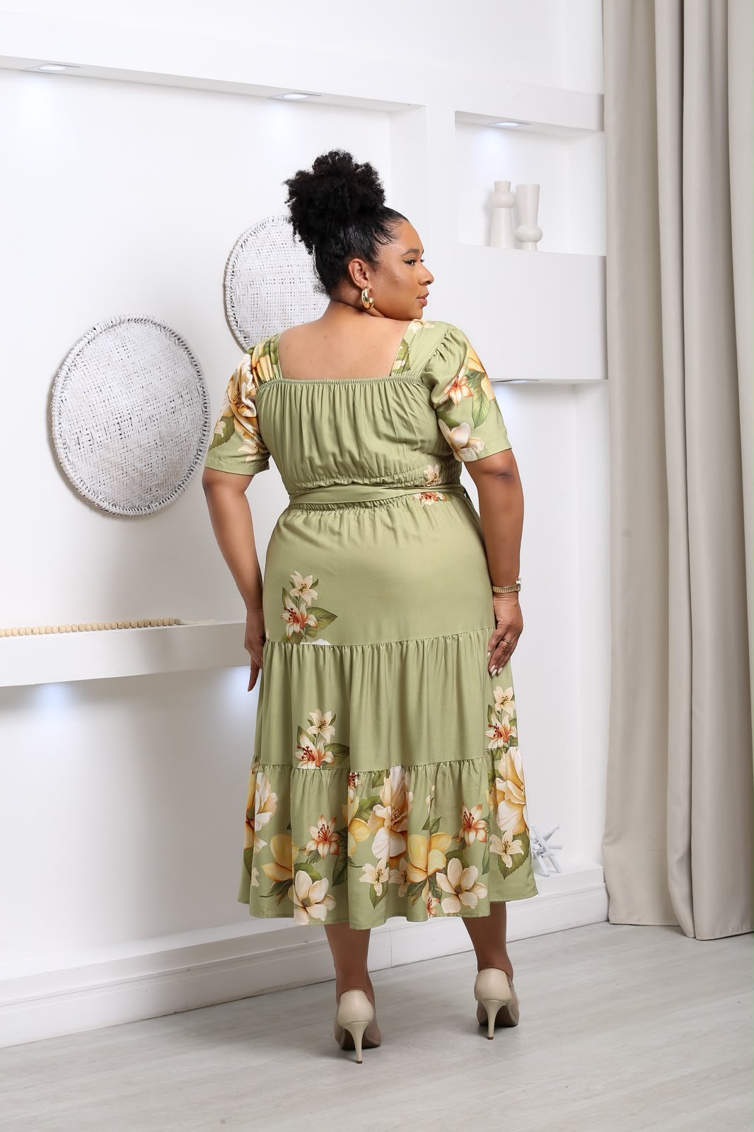 Chamise Plus Size Floral com Cinto e Bolso – Tecido Viscolinho