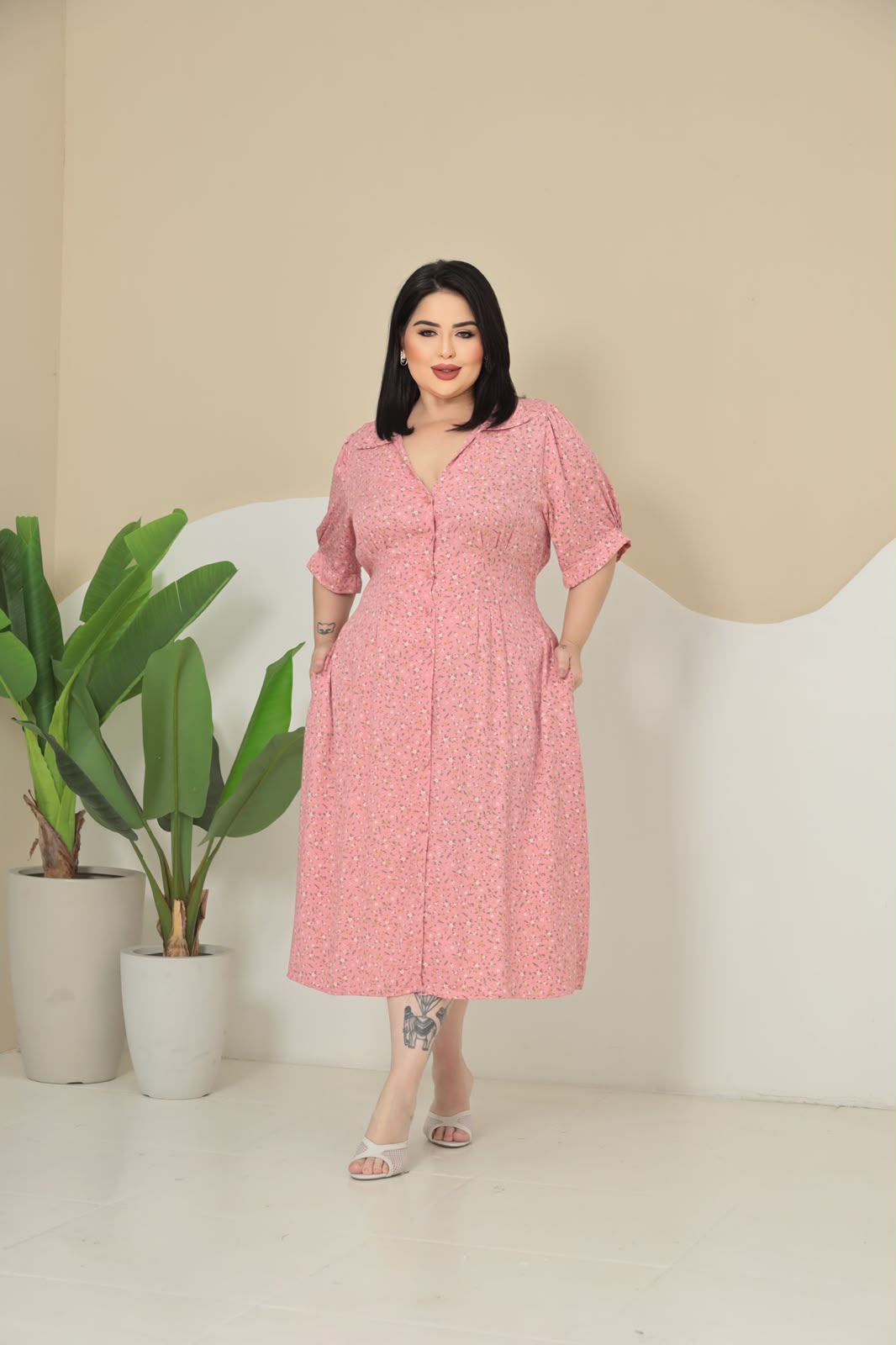 Chemise Plus Size com Estampa Floral e Detalhe na Cintura - Tecido Viscomida