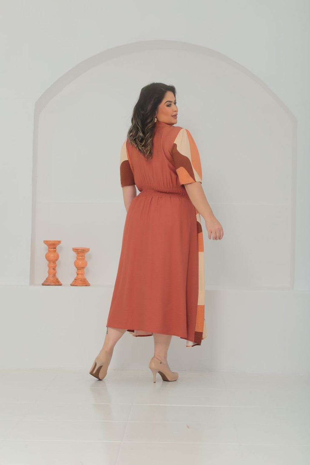 Vestido Midi Plus Size Bicolor Estampado - Tecido Sensorial