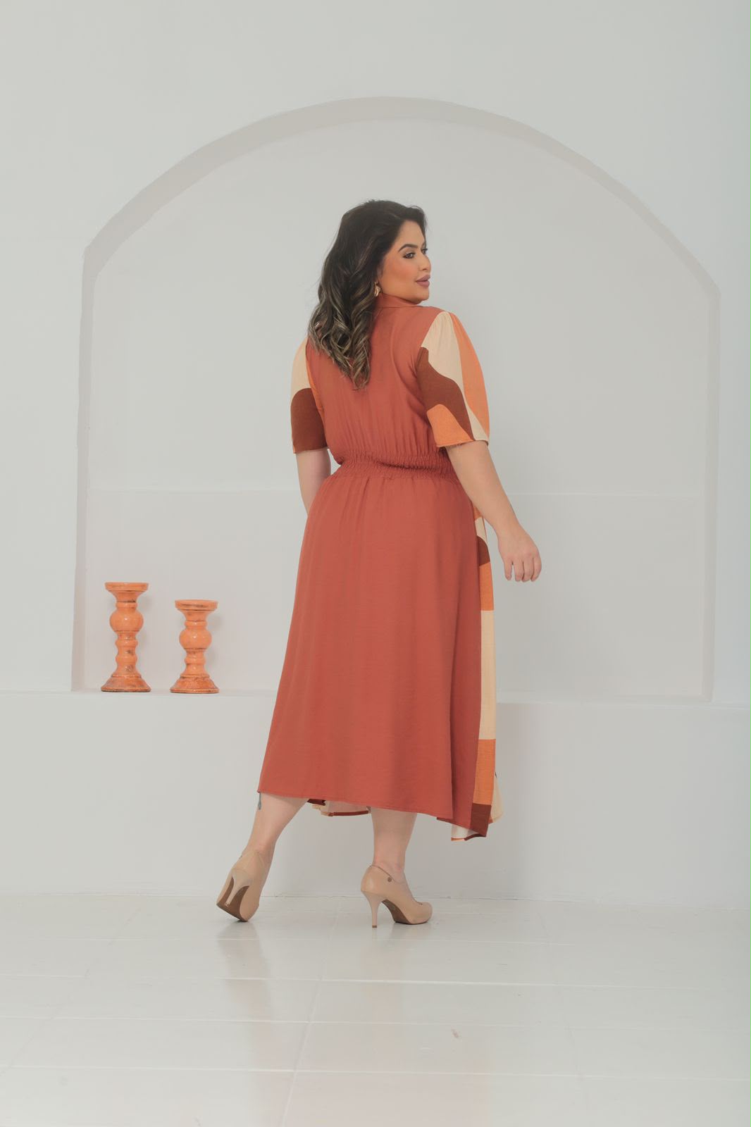 Vestido Midi Plus Size Bicolor Estampado - Tecido Sensorial