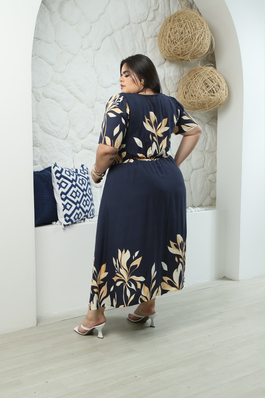 Vestido Plus Size com Regulagem na Cintura - Tecido Jacquard