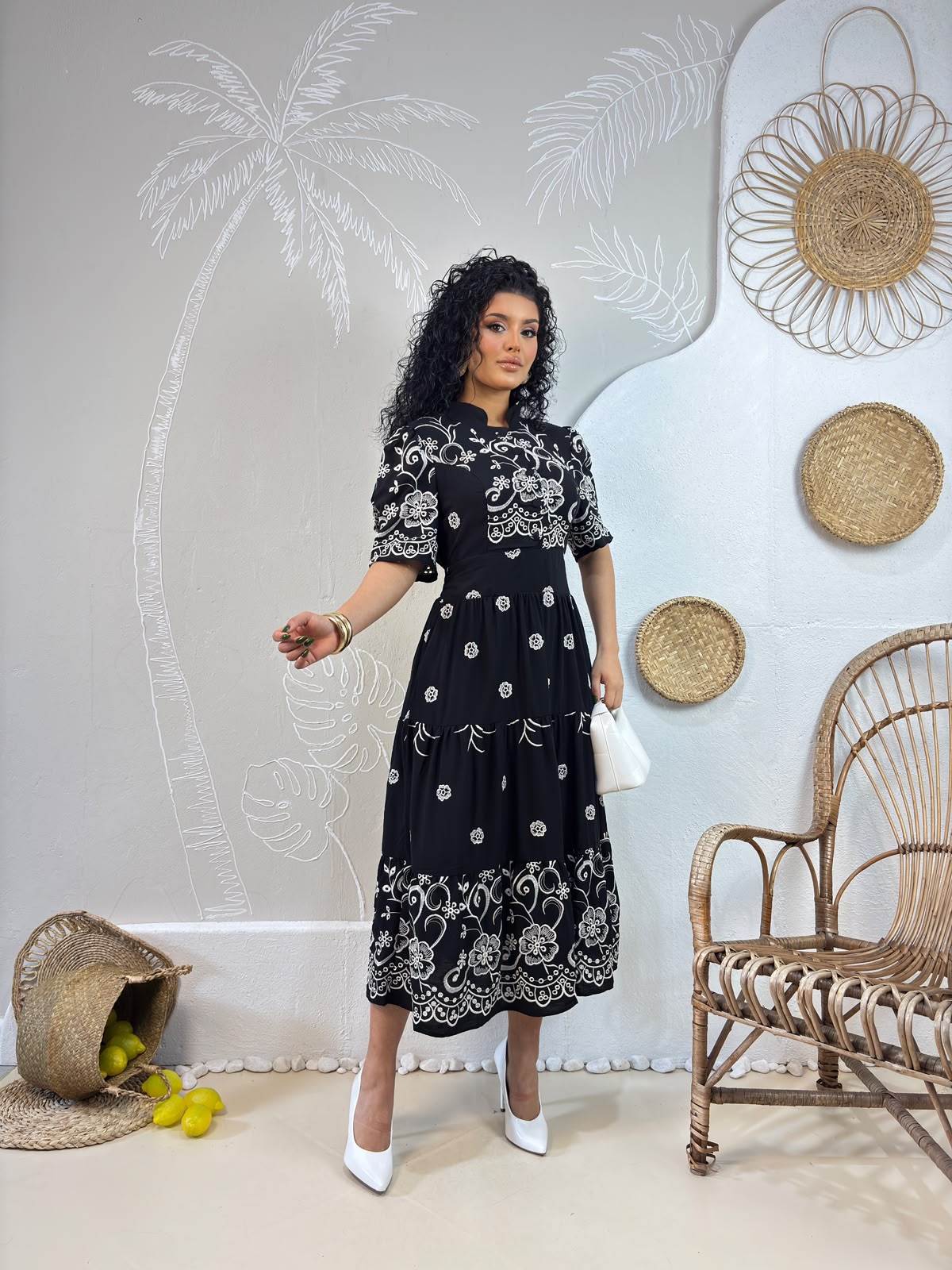 Vestido Lese com Botões no Busto - Tecido Laise
