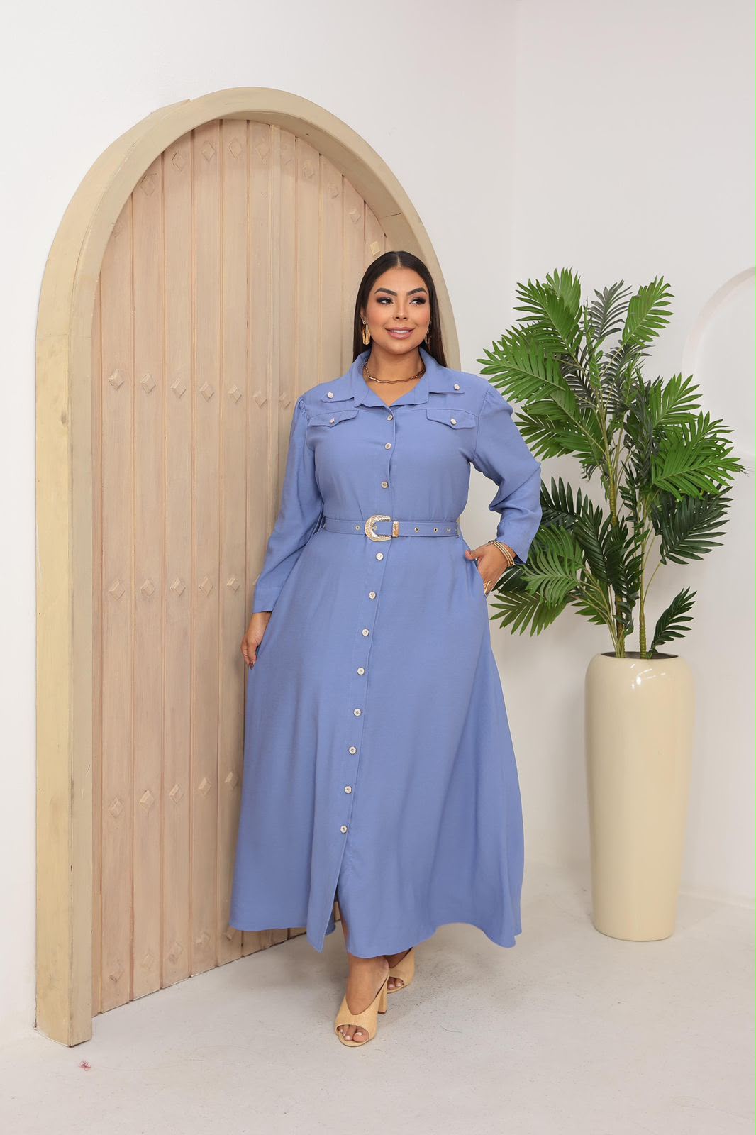Chemise Longa Plus Size de Manga Longa com Cinto e Bolsos – Tecido Sensorial