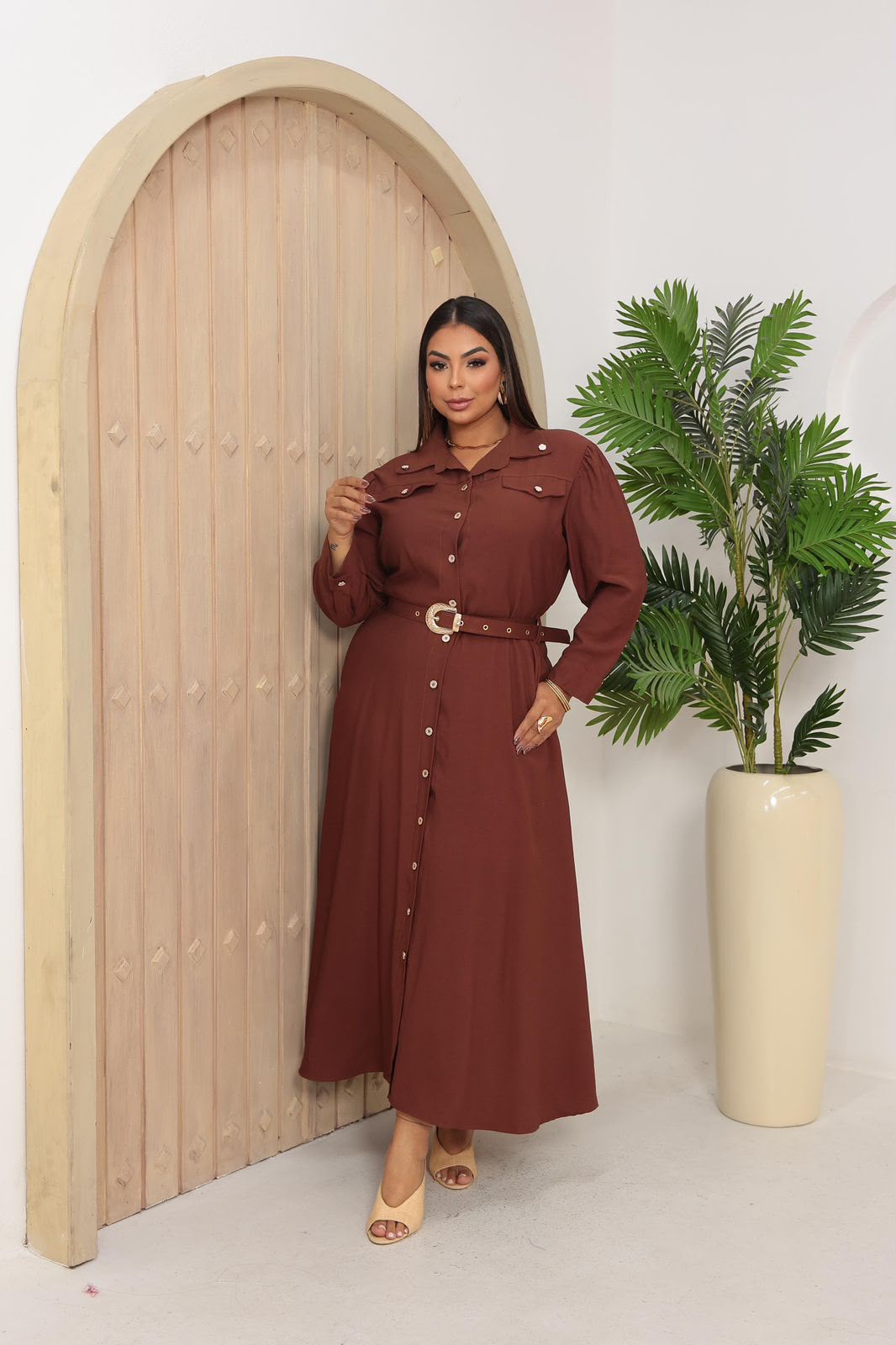 Chemise Longa Plus Size de Manga Longa com Cinto e Bolsos – Tecido Sensorial